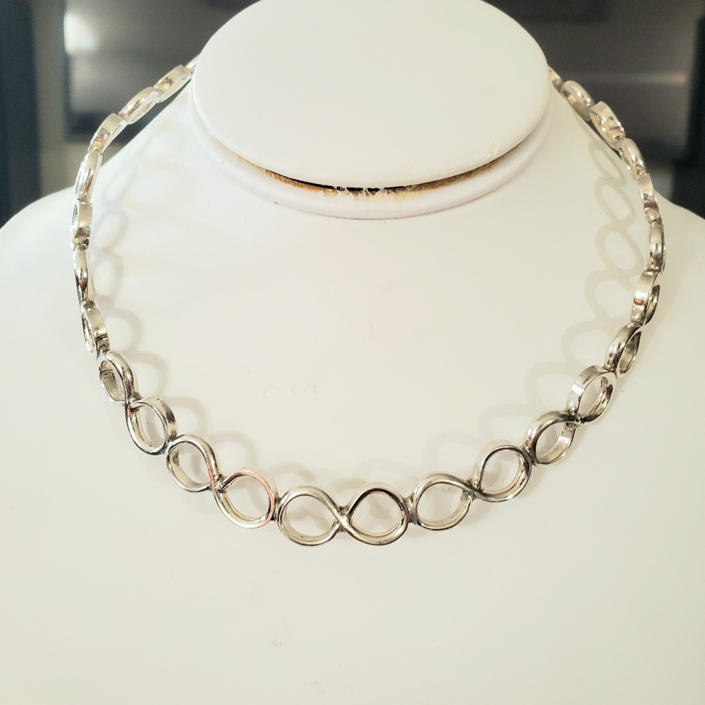 Beautiful sterling silverInfinity bangle necklace